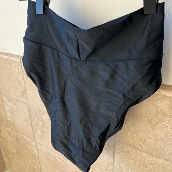 Aerie Crossover High Waisted Black Bikini Bottom - Picture 4 of 4